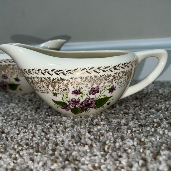 Vintage gravy's boats - Picture 2 of 6